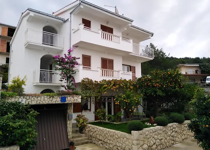 Apartment Mia - Spacious Apartment On 85 M2 With Beautiful Sea View
