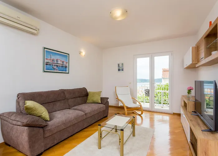 Apartment Mia - Spacious Apartment On 85 M2 With Beautiful Sea View