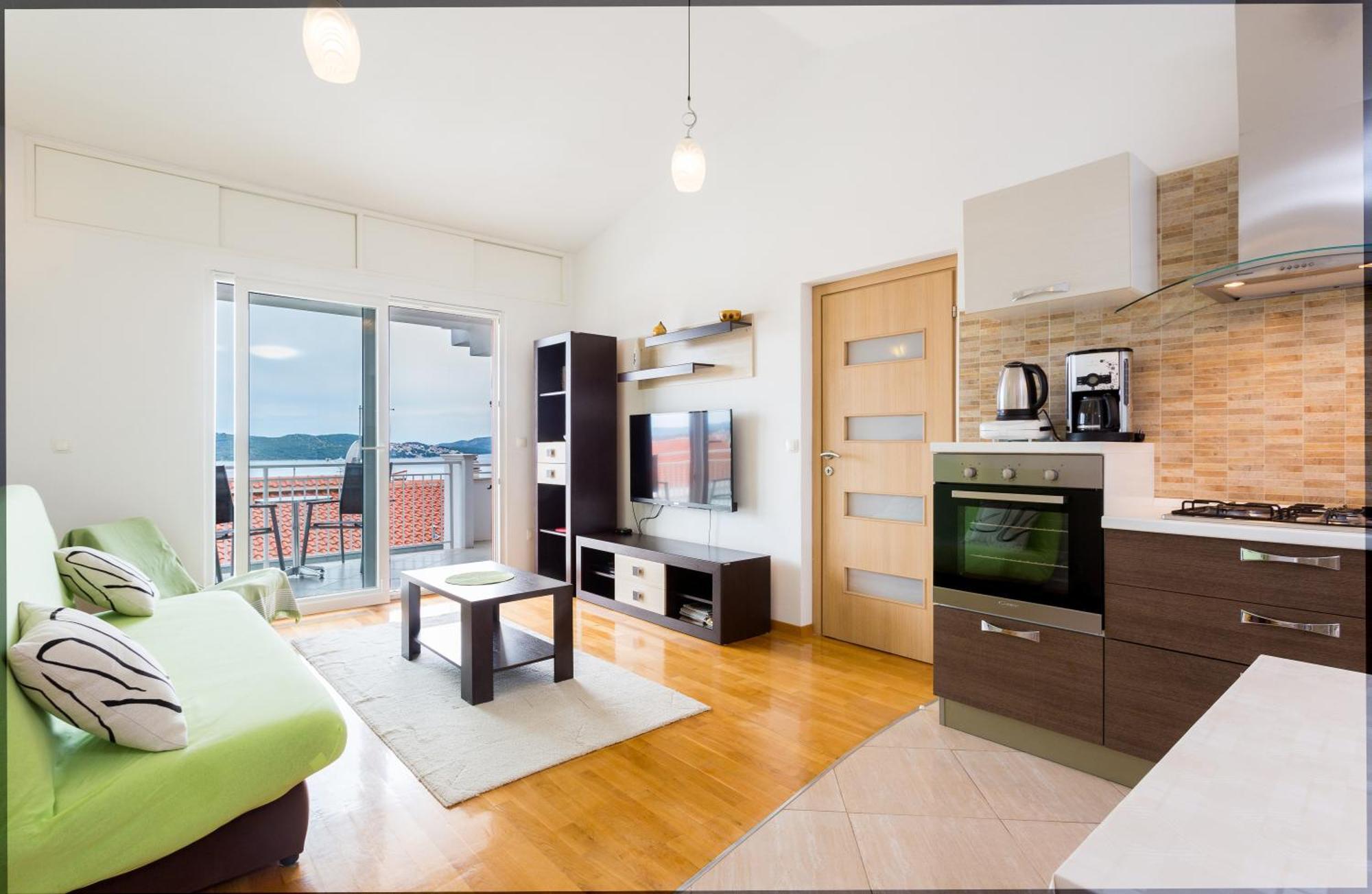 Mia - Spacious On 85 M2 With Beautiful Sea View * Trogir