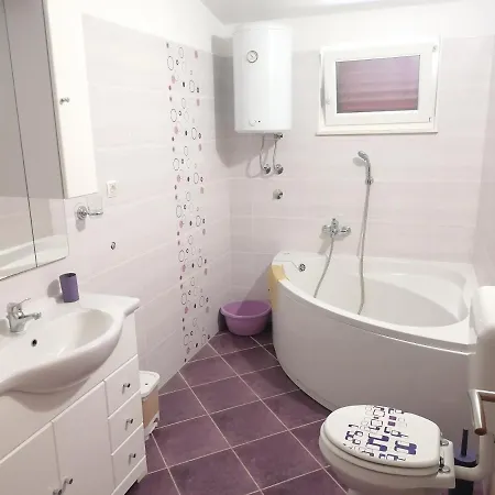Apartment Mia - Spacious Apartment On 85 M2 With Beautiful Sea View Trogir Exterior photo