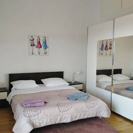 Apartment Mia - Spacious Apartment On 85 M2 With Beautiful Sea View Trogir Exterior photo