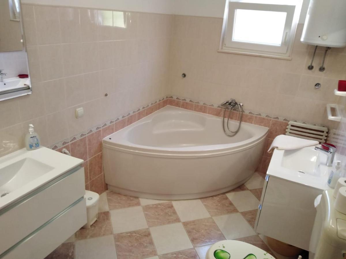 Apartment Mia - Spacious On 85 M2 With Beautiful Sea View Trogir