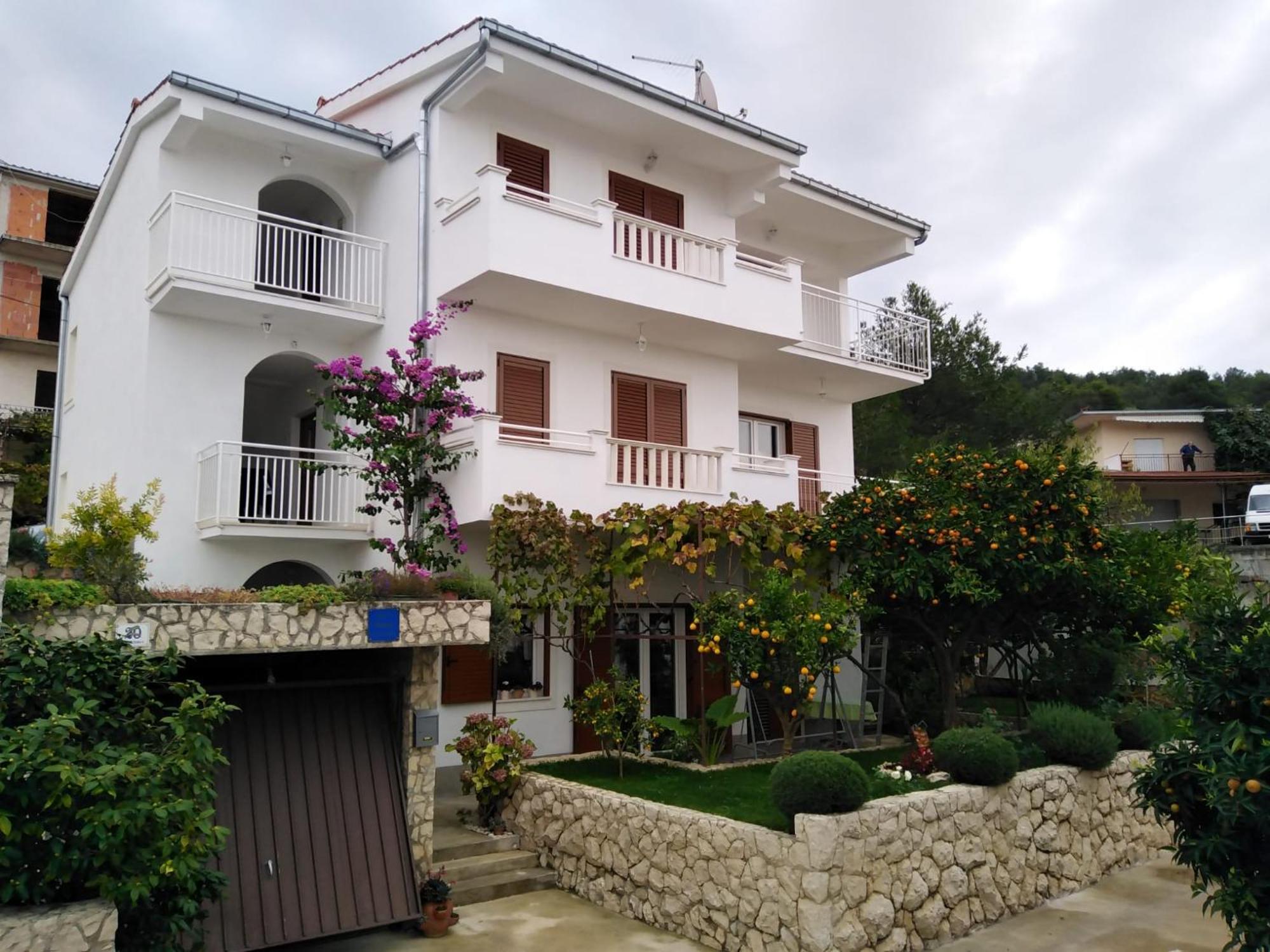 Mia - Spacious On 85 M2 With Beautiful Sea View * Trogir