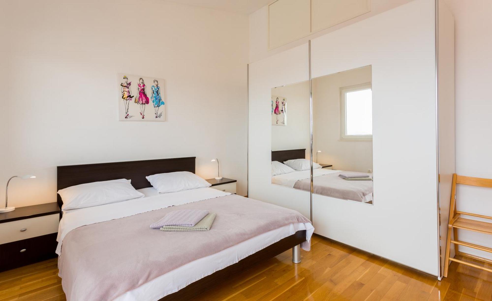 Apartment Mia - Spacious On 85 M2 With Beautiful Sea View Trogir